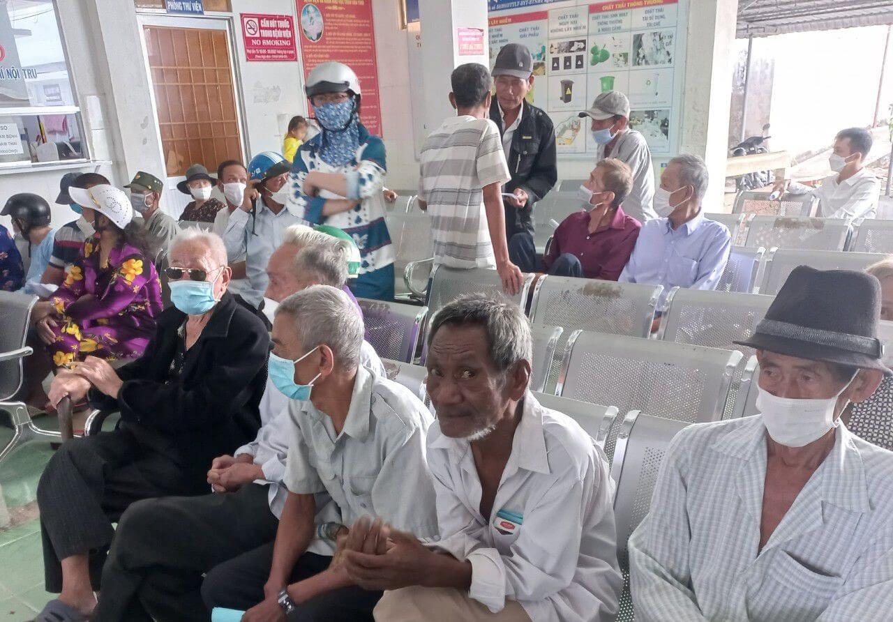 Bệnh nhân đến thăm khám tại bệnh viện