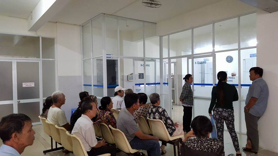Bệnh nhân đến thăm khám tại bệnh viện