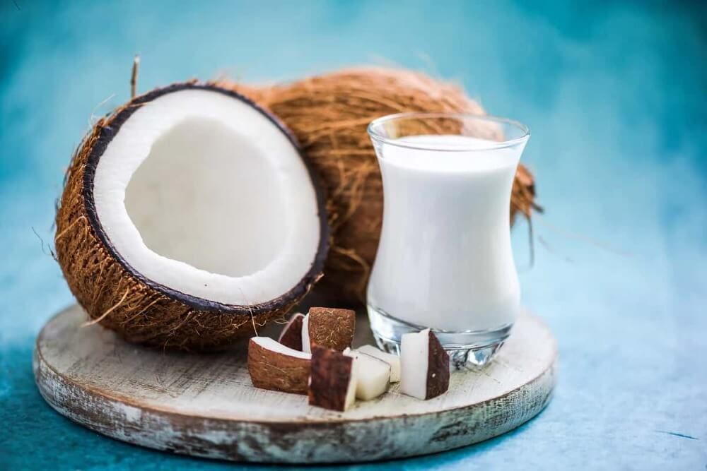 Sinh tố dừa bao nhiêu calo? Ăn sinh tố dừa có mập (béo) không?