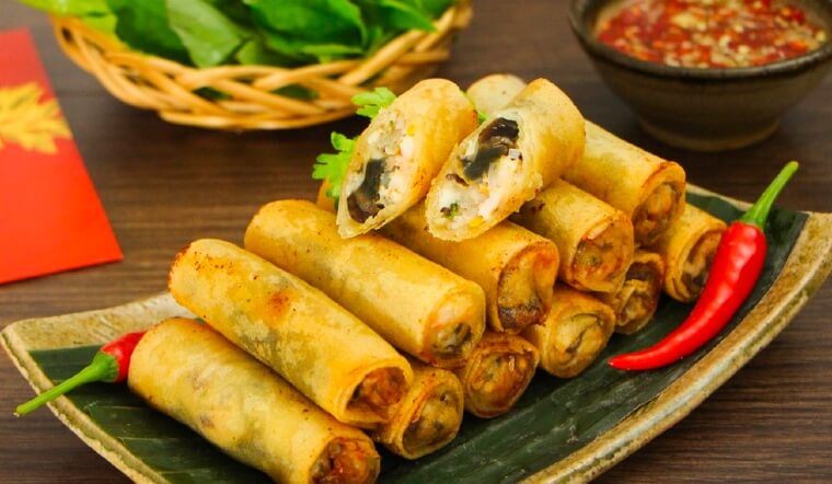 Theo các chuyên gia dinh dưỡng của Bộ nông nghiệp Hoa Kỳ (USDA), trong 100g chả giò chứa khoảng 153.9 calo.