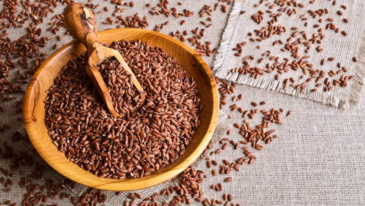 Cơm gạo lứt bao nhiêu calo? Ăn nhiều gạo lứt có tốt hay không?