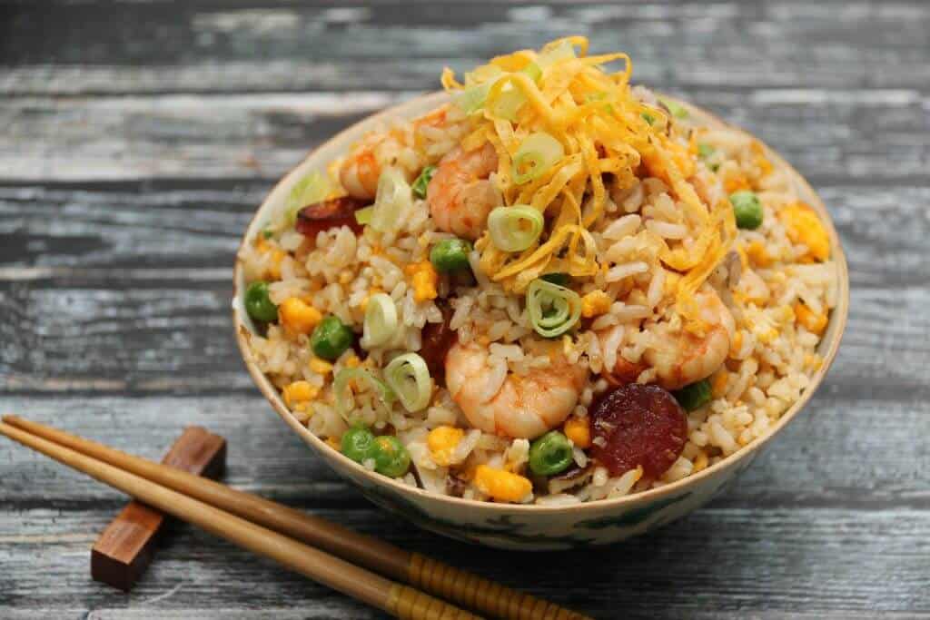 Cơm rang bao nhiêu calo? Ăn cơm rang có béo không?