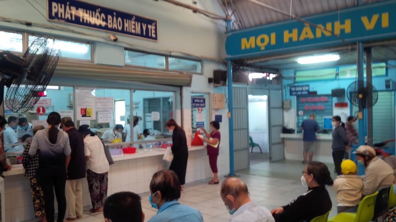 Bệnh nhân đến thăm khám tại bệnh viện