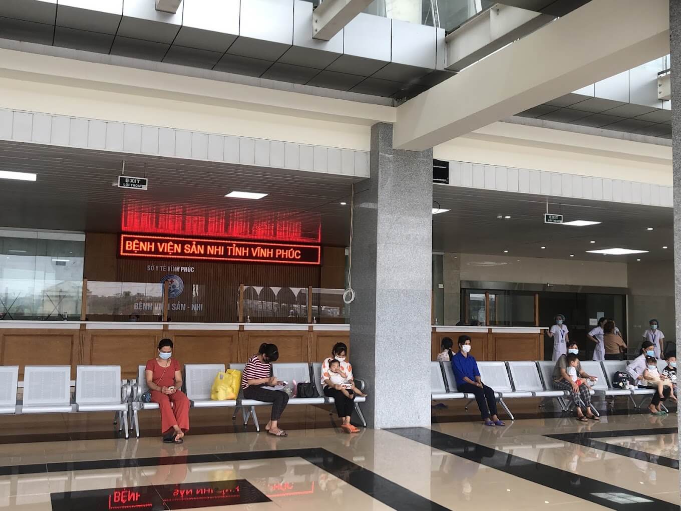 Bệnh nhân đến thăm khám tại bệnh viện