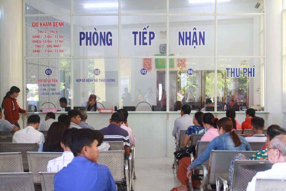 Bệnh nhân đến thăm khám tại bệnh viện