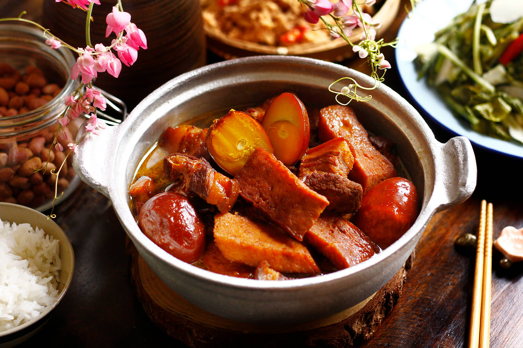 thịt kho chứa bao nhiêu calo? ăn thịt kho có tăng cân không?