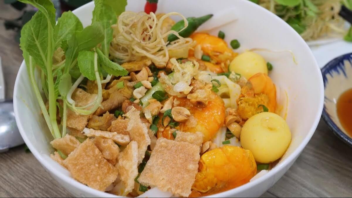 Theo các nhà nghiên cứu về thực phẩm, trung bình một tô mì quảng chứa khoảng từ 400 đến 500 calo
