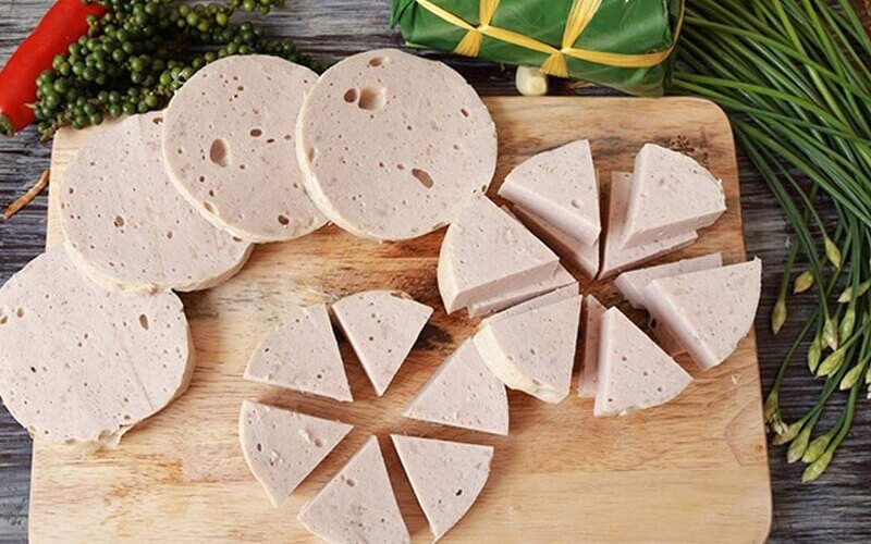 Trong 100g chả lụa (giò lụa) chứa khoảng 600 calo