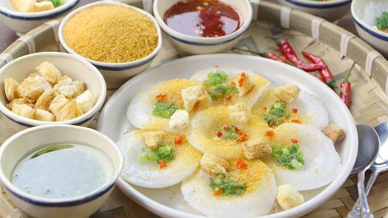 Trong 100g bánh bèo chứa khoảng 400 calo