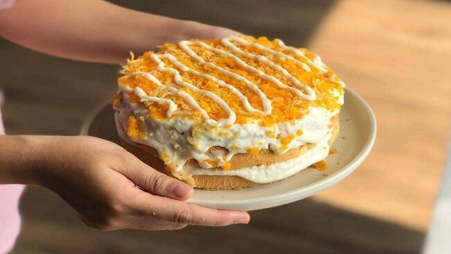 Bánh bông lan trứng muối bao nhiêu calo?