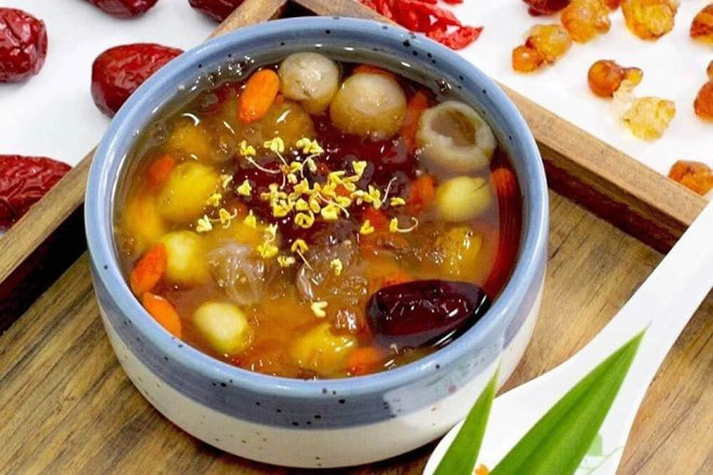 Trong 100g chè dưỡng nhan có thể dao động từ 50 đến 100 calo