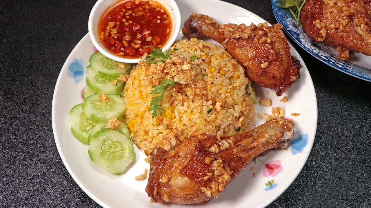 Cơm gà bao nhiêu calo? Ăn cơm gà có mập (béo) không?