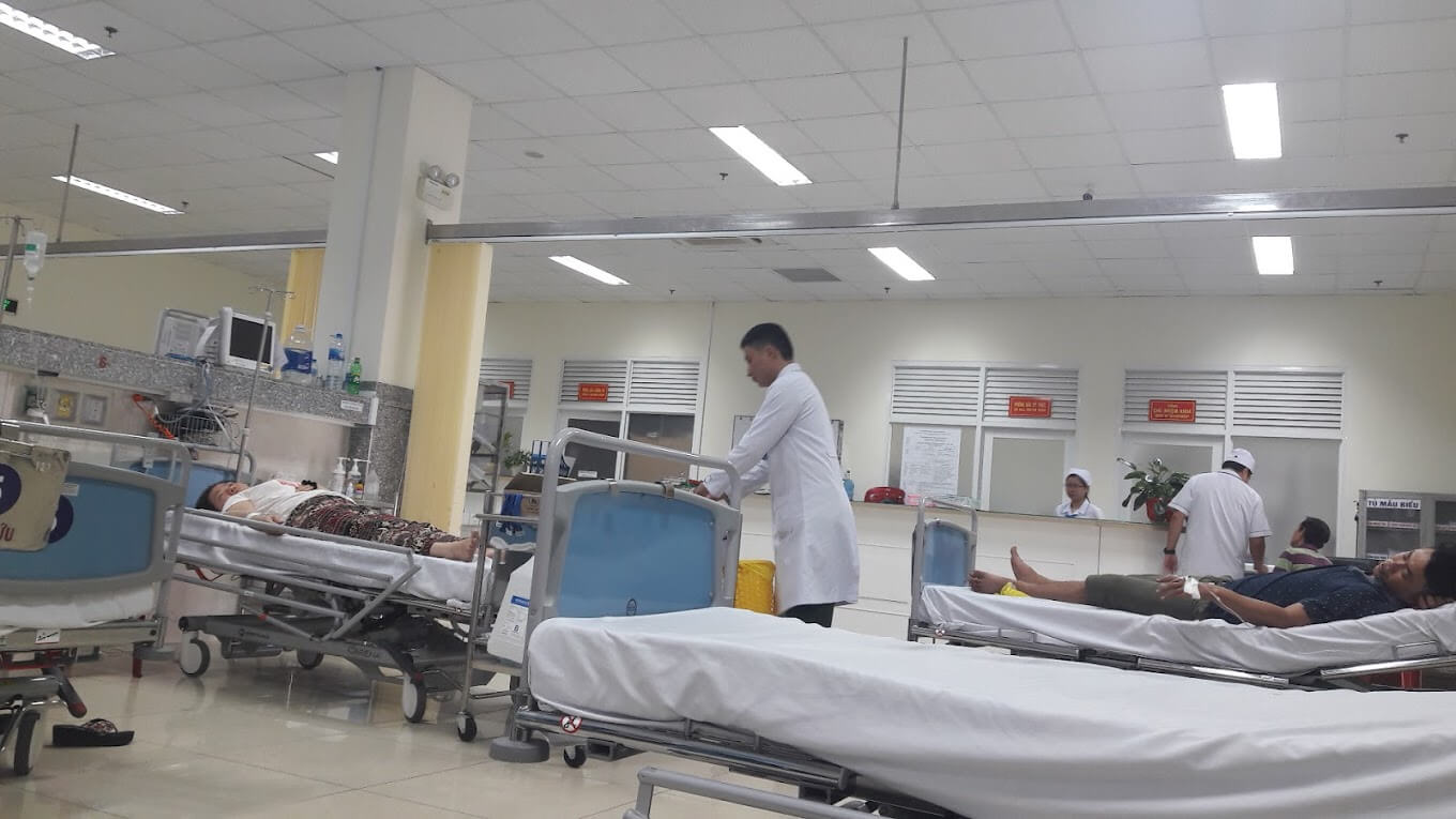 Bệnh nhân đến thăm khám tại bệnh viện