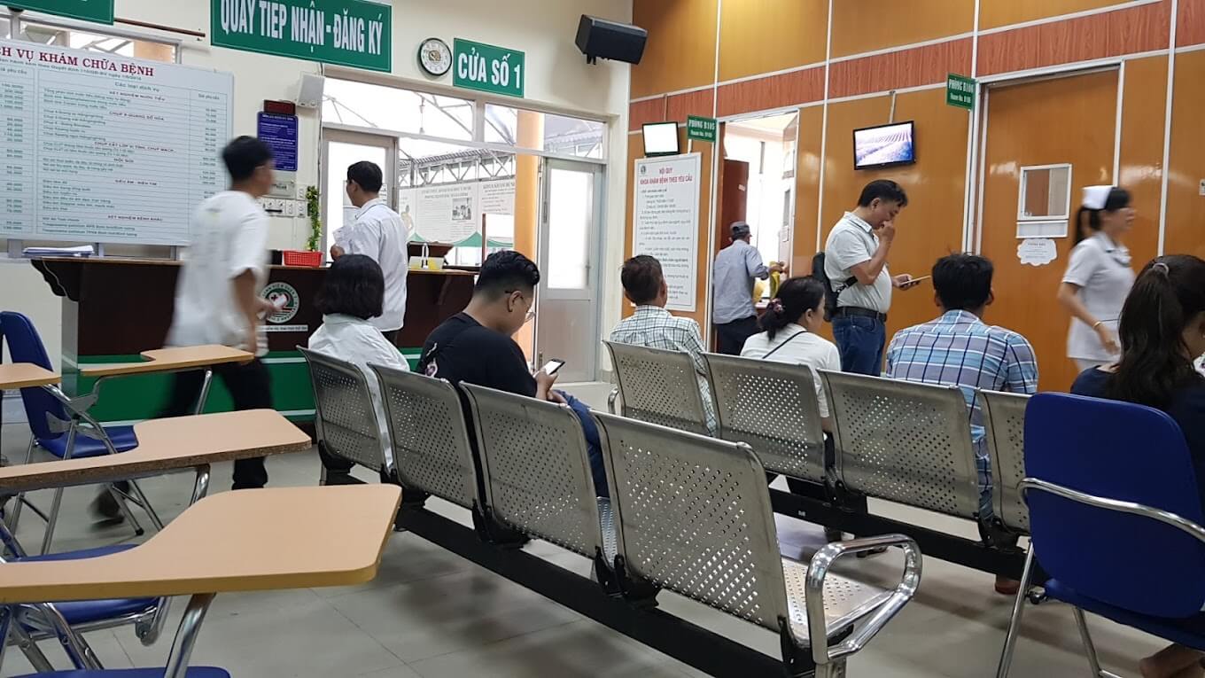 Bệnh nhân đến thăm khám tại bệnh viện