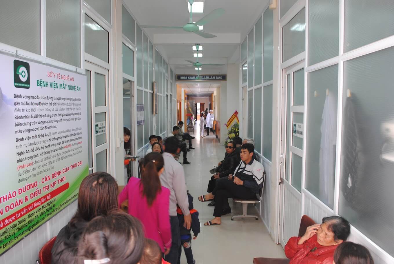 Bệnh nhân đến thăm khám tại bệnh viện