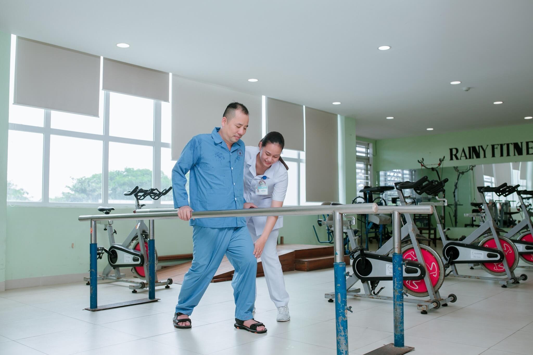 Bệnh nhân đến thăm khám tại bệnh viện