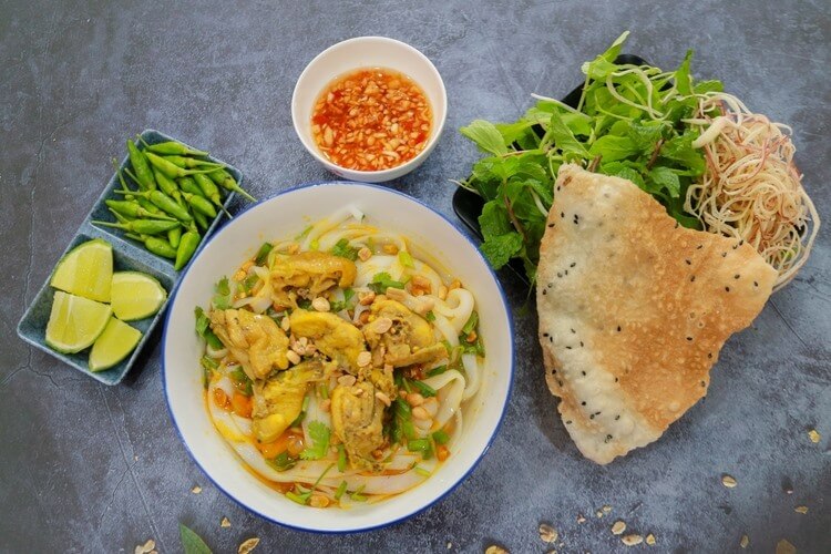 1 tô mì quảng bao nhiêu calo? Ăn mì quảng có tăng cân không