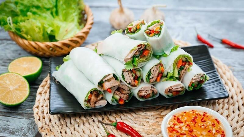 Phở cuốn bao nhiêu calo? Ăn phở cuốn có béo (mập) không?