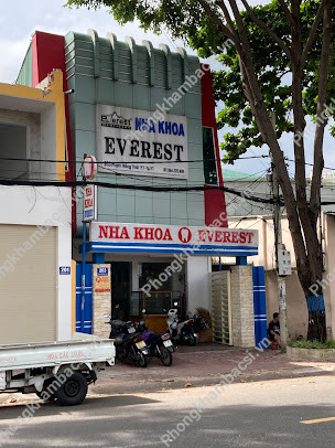 Nha Khoa Everest