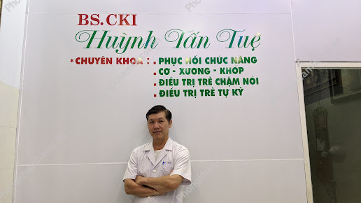 Phòng Khám Vật Lý Trị Liệu - BS Huỳnh Tấn Tuệ